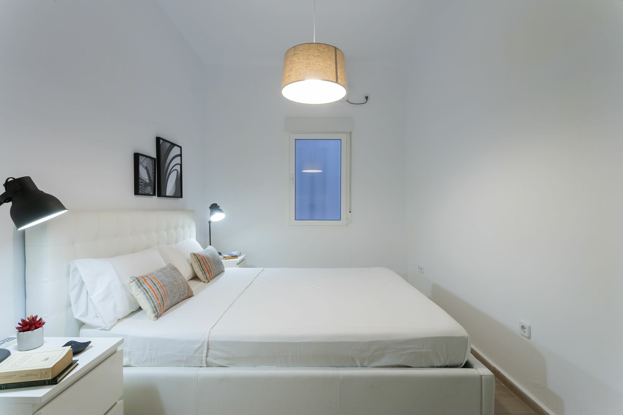 Dobo Rooms Ronda De Segovia Madrid Eksteriør billede