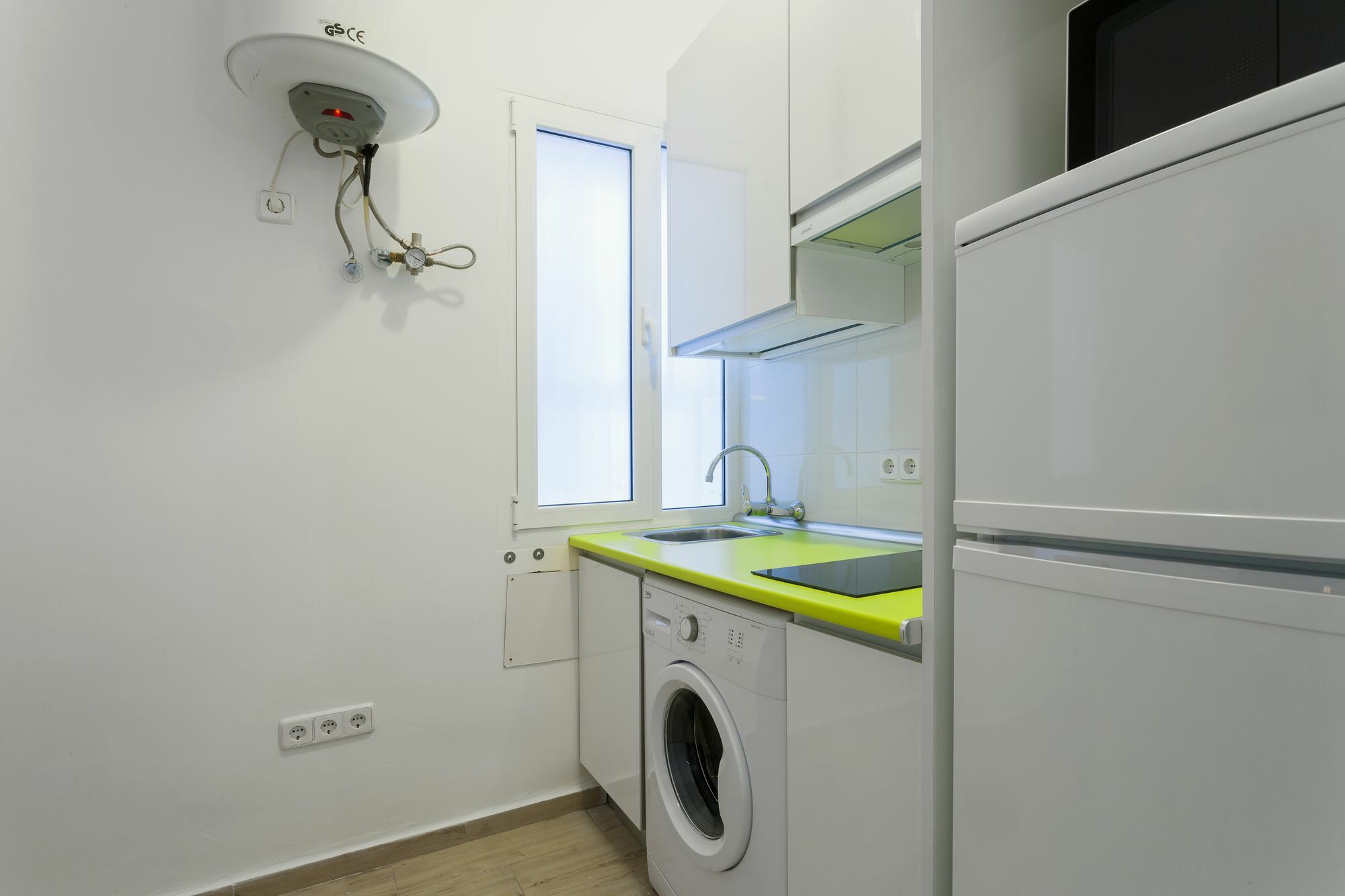 Dobo Rooms Ronda De Segovia Madrid Eksteriør billede